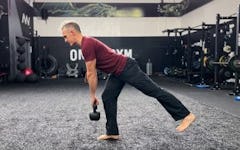 A Pro’s Kettlebell Leg Workout With The Single-Leg Deadlift