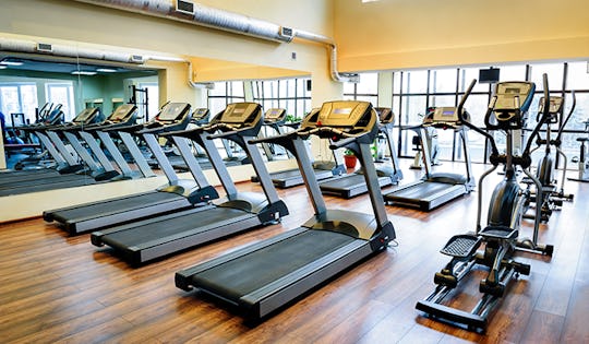 ￼5 Myths of Globo-Gyms vs. Boxes