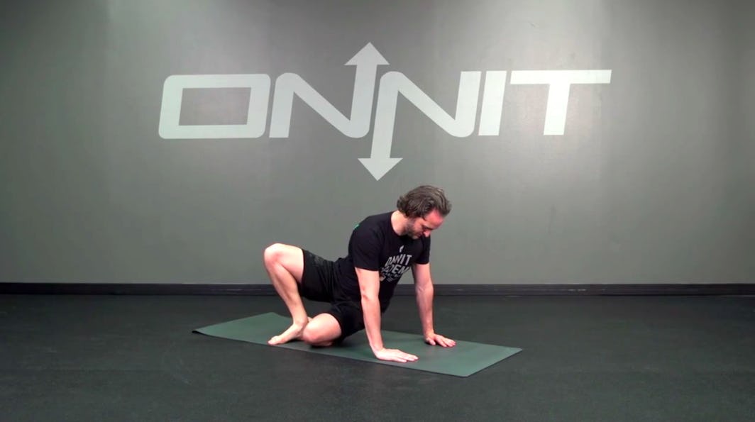 Twist and sit–knee bodyweight exercise